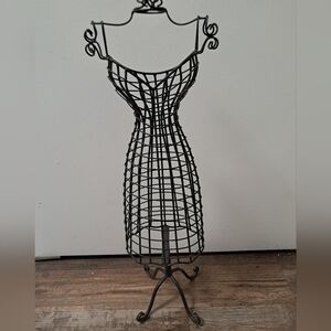 Mannequin jewelry holder